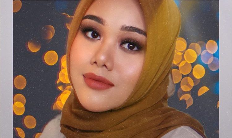 8 Beauty Vlogger Hijab Indonesia Yang Paling Hits Dan Inspiratif Take quanitico actress yasmine al massri for example. 8 beauty vlogger hijab indonesia yang