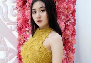 Marsya Ayuannisa, Selebgram Dengan Body Bak Gitar Spanyol