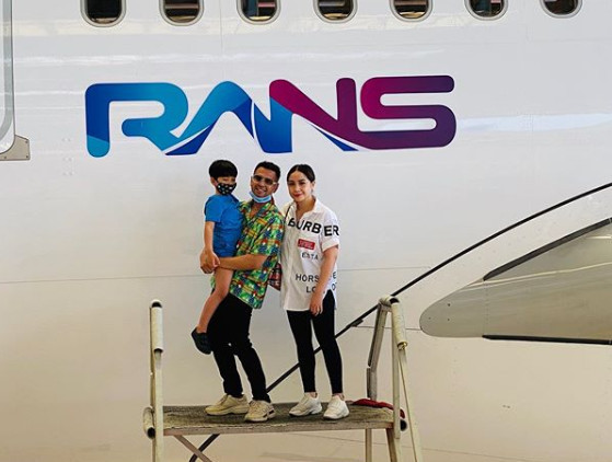 Raffi Ahmad Pasang Logo RANS di Badan Pesawat Garuda