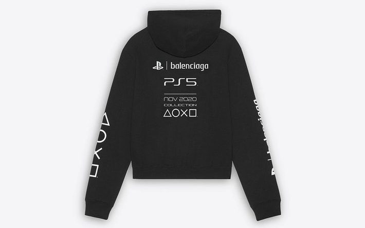upstation-Kolaborasi Dengan PS5, Balenciaga Rilis T-Shirt Harga Selangit!