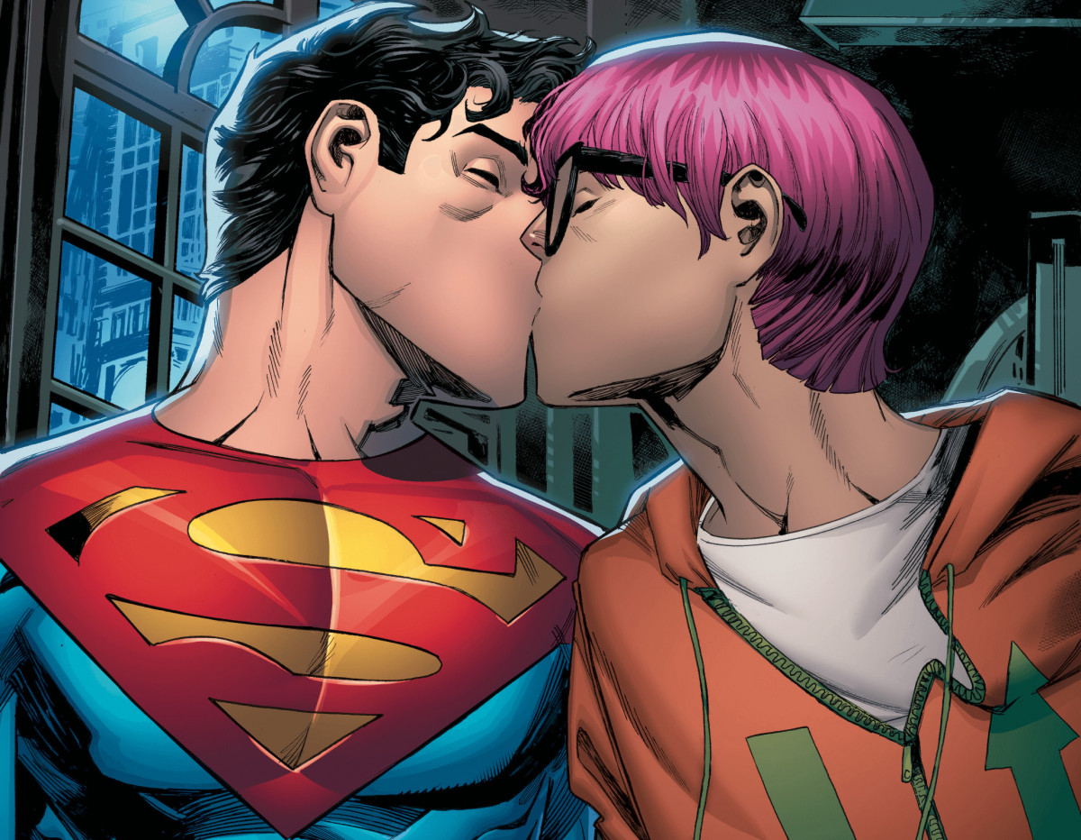 superman-jon-kent-bisexual (1)