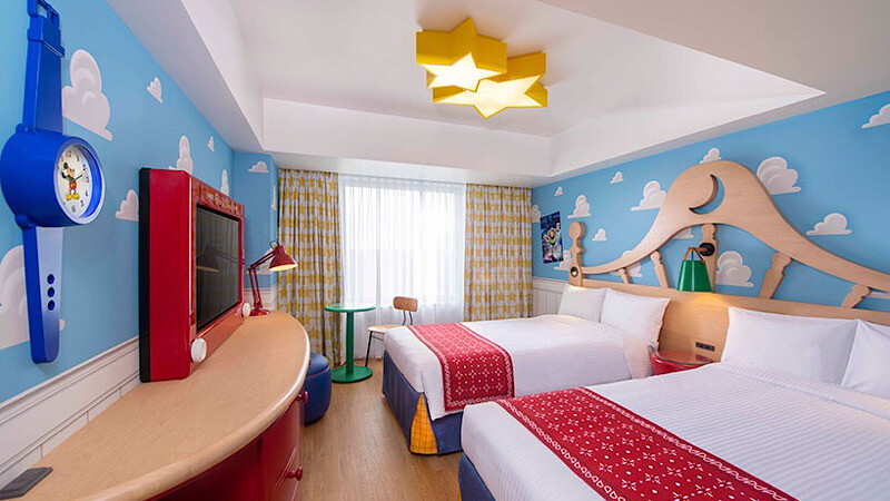 toy story themed hotel disneyland paris