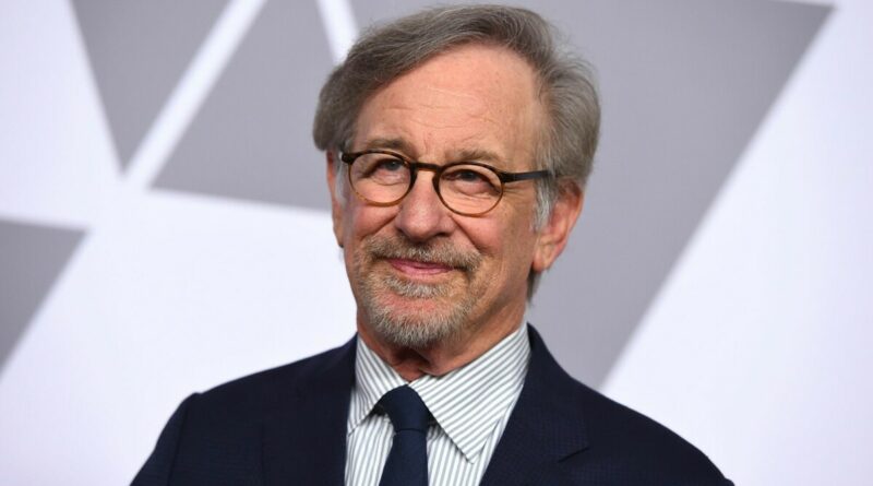 Gokil, Steven Spielberg Buat Music Video Pakai iPhone!