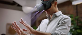 Oculus Quest is adding hand and finger tracking in 2020