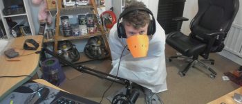 A streamer turned himself into an Untitled Goose Game controller
