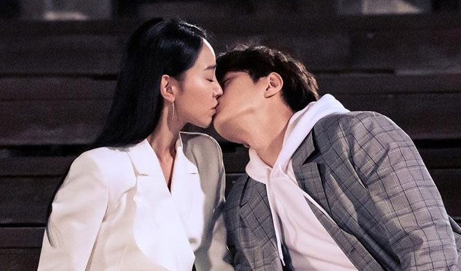 L Shin Hyesun S Sweet Kiss Scene Makes Viewers Heart To Flutter In Angel S Last Mission Love Up Station Malaysia