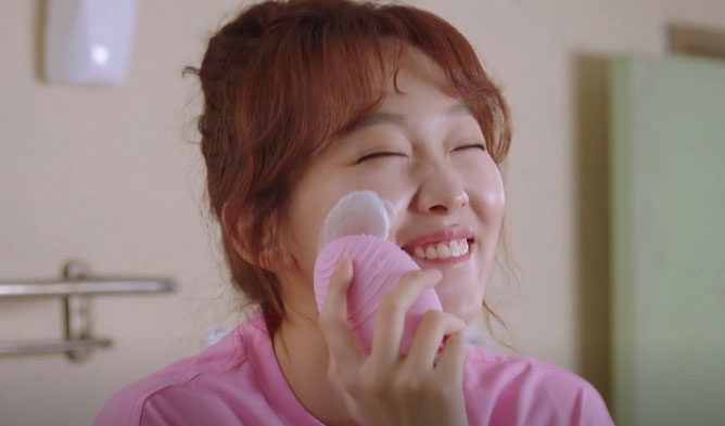 The Mysterious Beauty Device Used By Jin KiJoo In “The Secret Life Of My  Secretary” (Part 2) - UP Station Malaysia