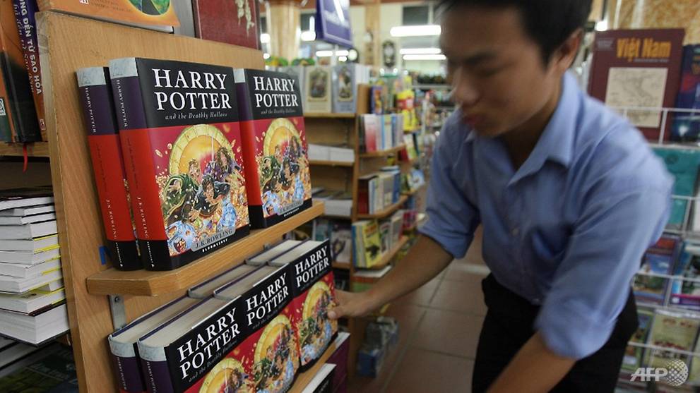 Catholic School Priest Bans Harry Potter Books On Exorcist Advice